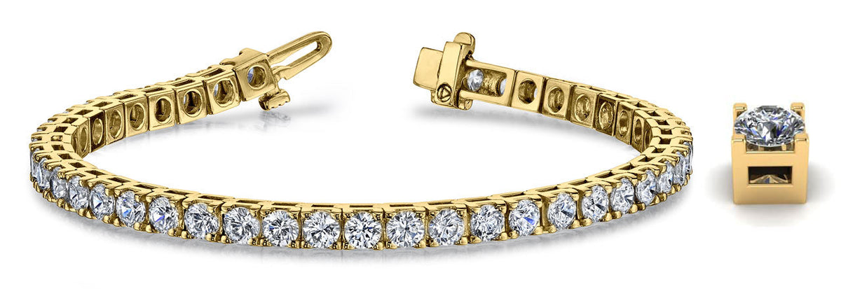 Diamond tennis bracelet in 18k yellow gold with close-up of four-prong setting