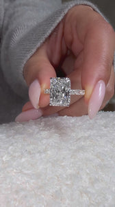 Radiant Cut Natural Diamond – Rotated Radiant Shank – video