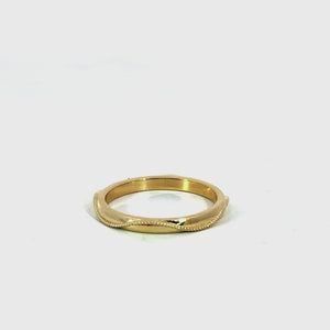 Ladies flowing ribbon milgrain plain gold wedding band – video